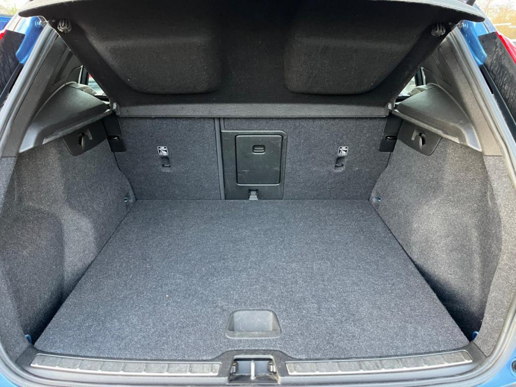 Volvo XC40 D4 AWD AdBlue 190 Geartro 8 R-Design