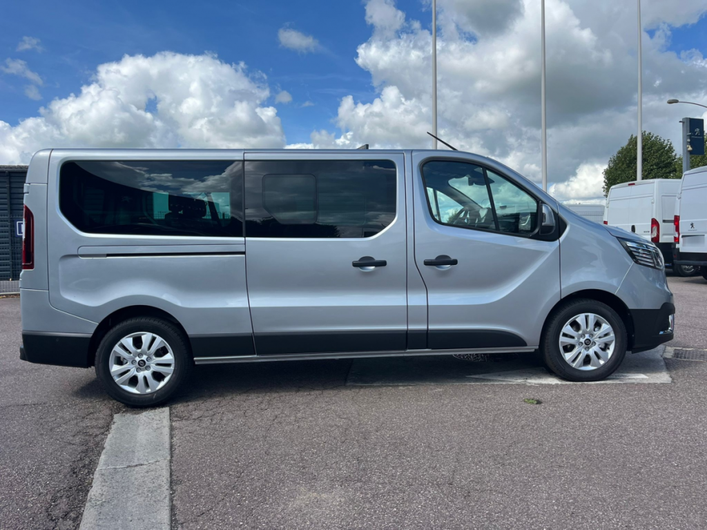 Renault Trafic (3) grand techno Blue dCi 150 - 24b 4 portes  (mars 2025) (co2 184.0)