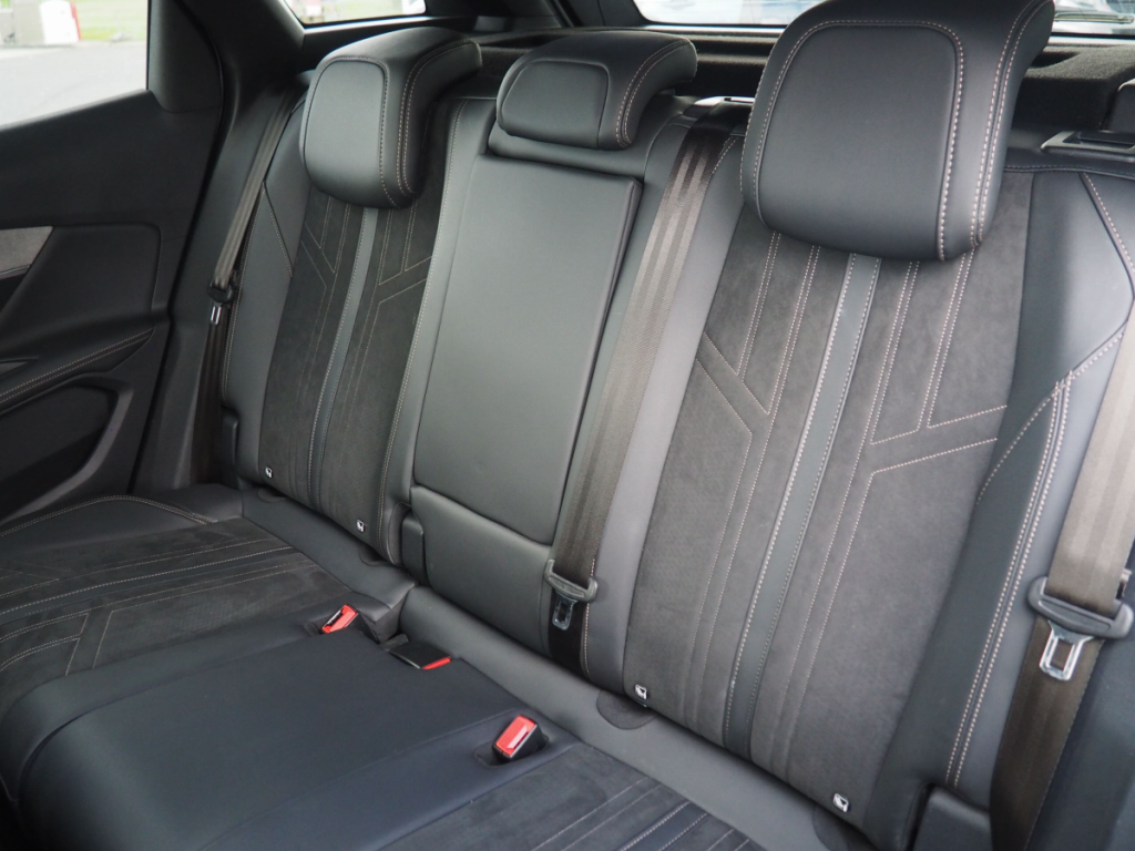 Peugeot 3008 (2) BlueHDi 130 S&S EAT8 GT