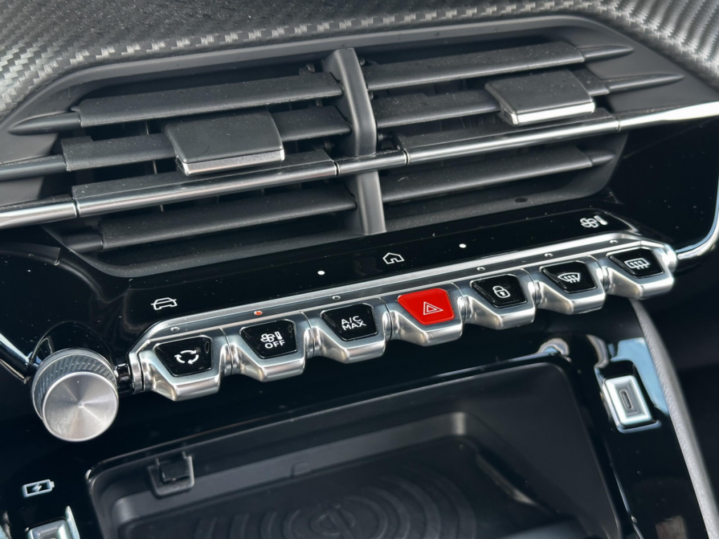 Peugeot 208 (2) Hybrid 136 eDCS6 GT