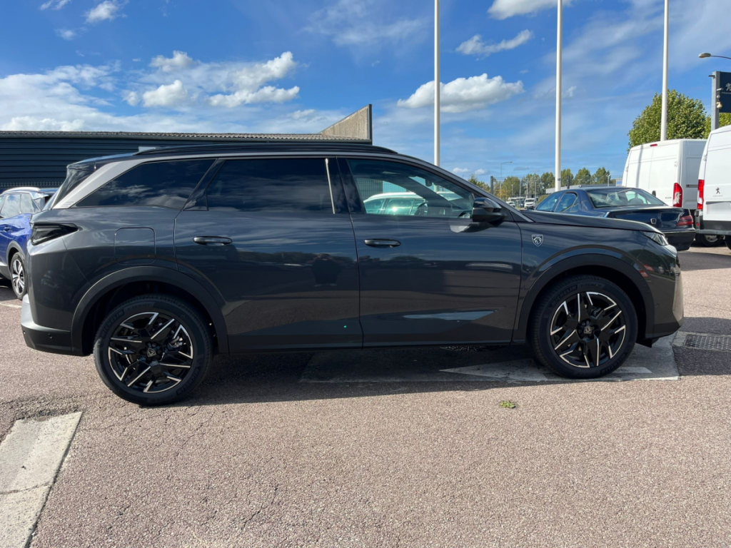 Peugeot 5008 (3) 1.2 HYBRID 145 E-DCS6 GT sans plomb 95 5 portes  (juil. 2025) (co2 126)