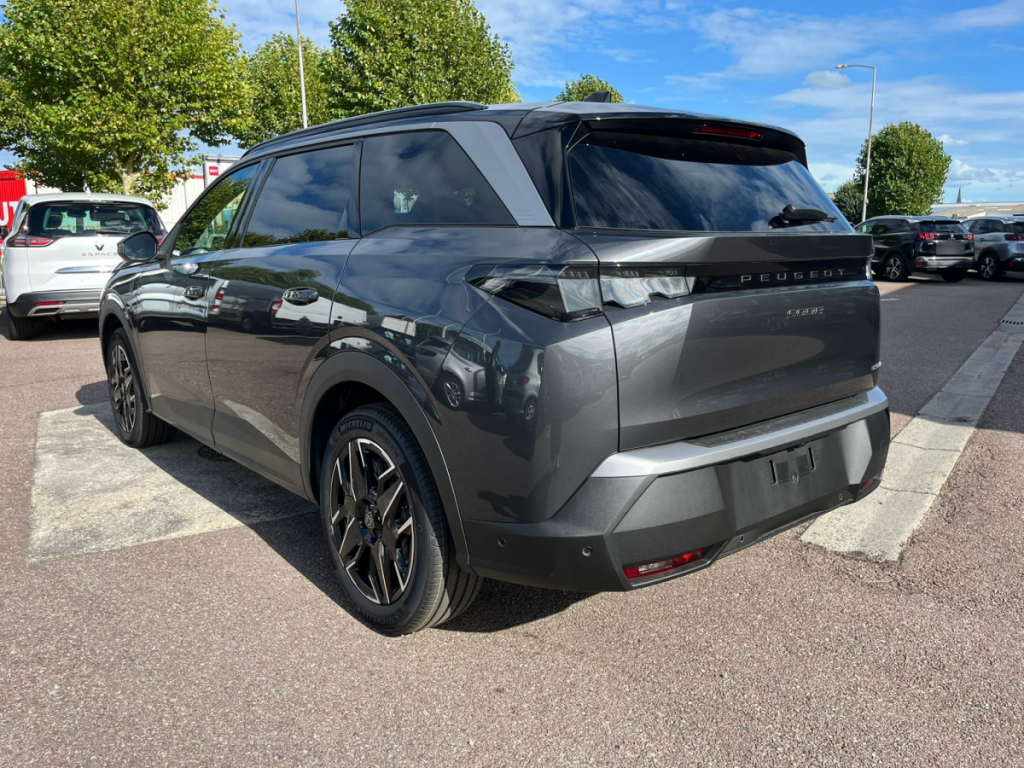 Peugeot 5008 (3) 1.2 HYBRID 145 E-DCS6 GT sans plomb 95 5 portes  (juil. 2025) (co2 126)