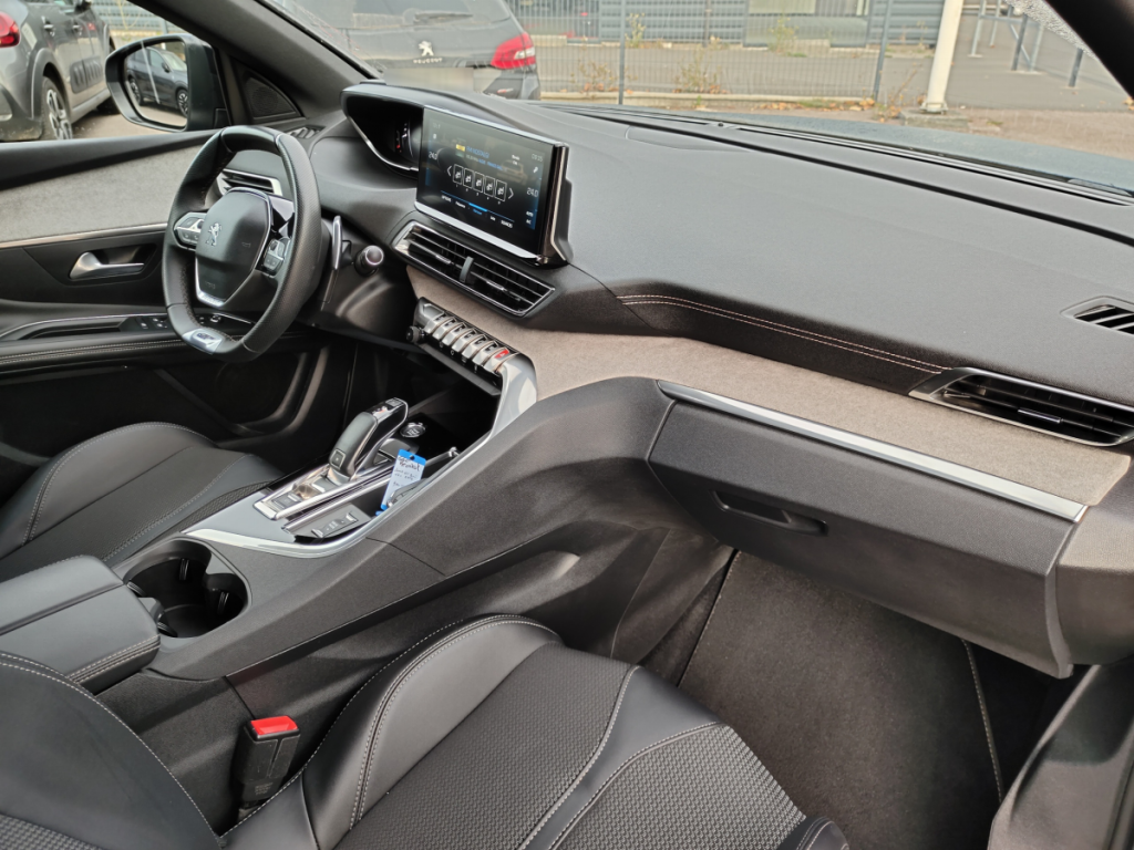 Peugeot 3008 (2) BlueHDi 130 S&S EAT8 GT