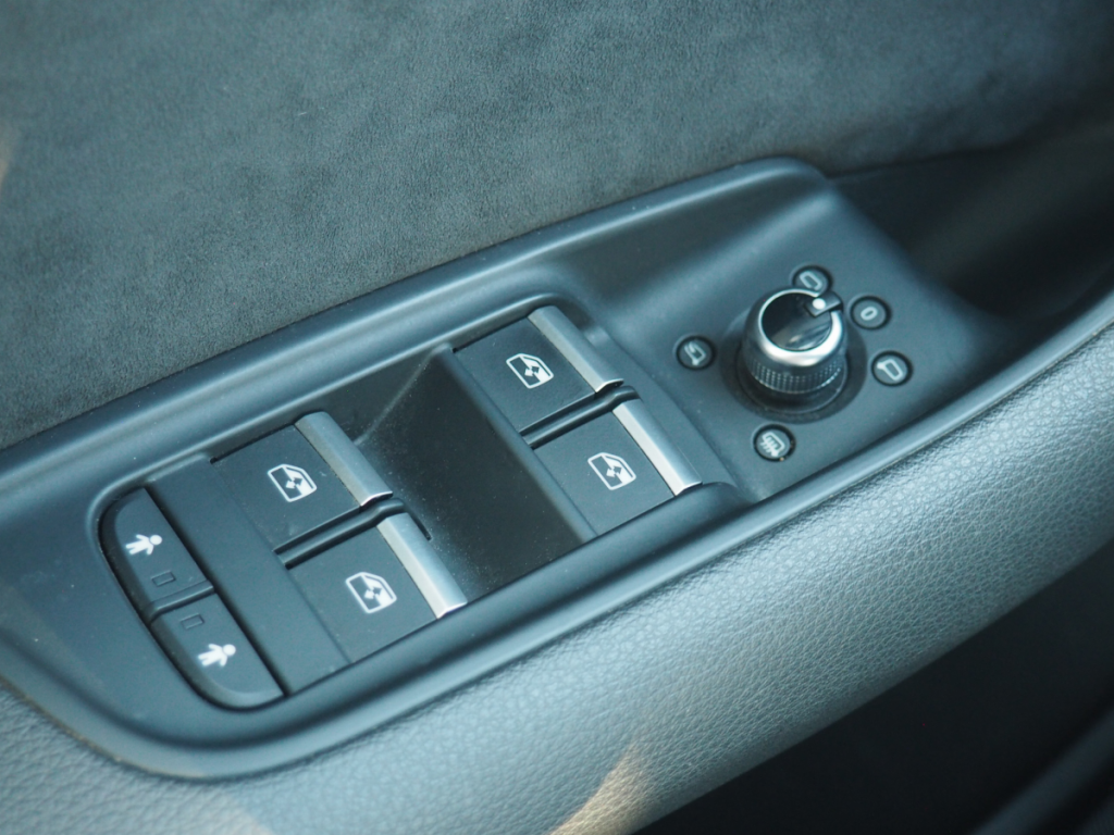 Audi Q7 (2) 60 TFSI e 456ch quattro Tip8 Competition 5 portes  (juin 2020) (co2 74)