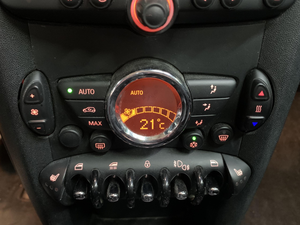 Mini Mini Cabrio (3) Cooper SD 143 ch BVM6