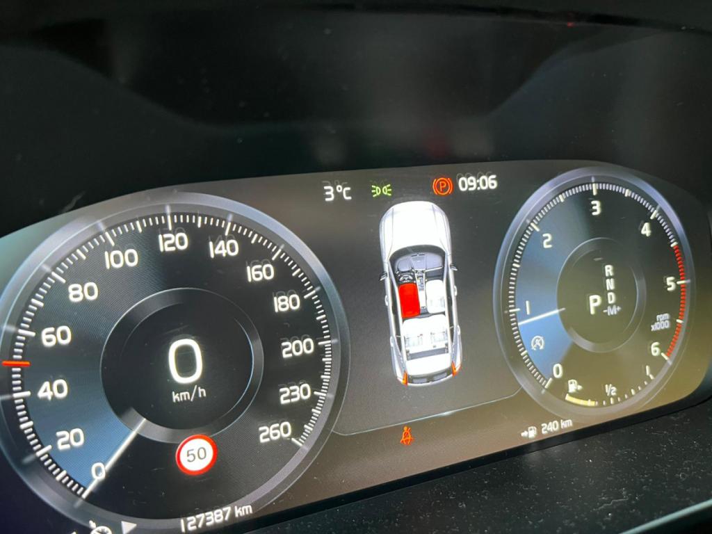 Volvo XC40 D4 AWD AdBlue 190 Geartro 8 R-Design