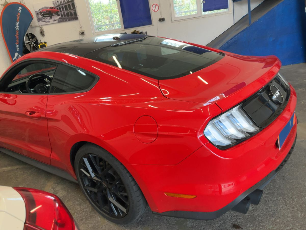 Ford Mustang (6) Convertible V8 BVM6 GT