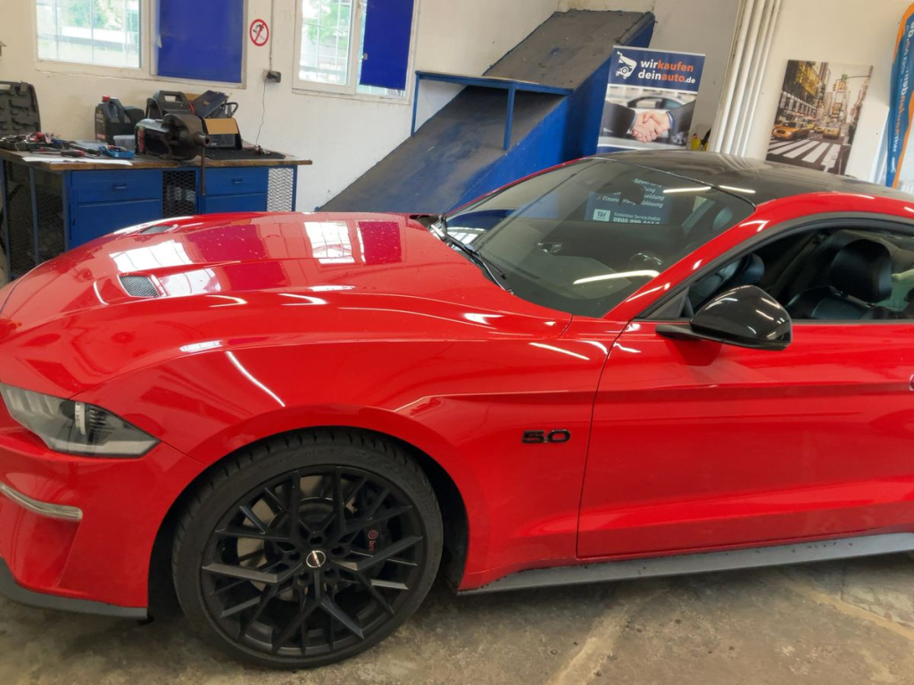 Ford Mustang (6) Convertible V8 BVM6 GT