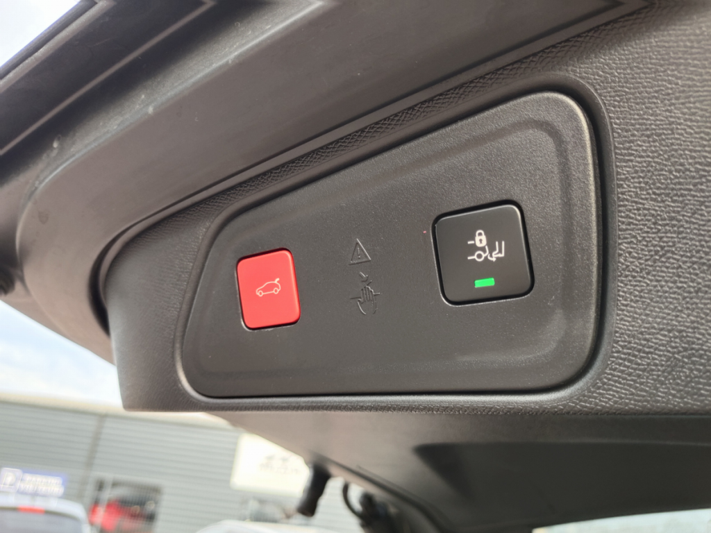 Peugeot 3008 (2) BlueHDi 130 S&S EAT8 GT