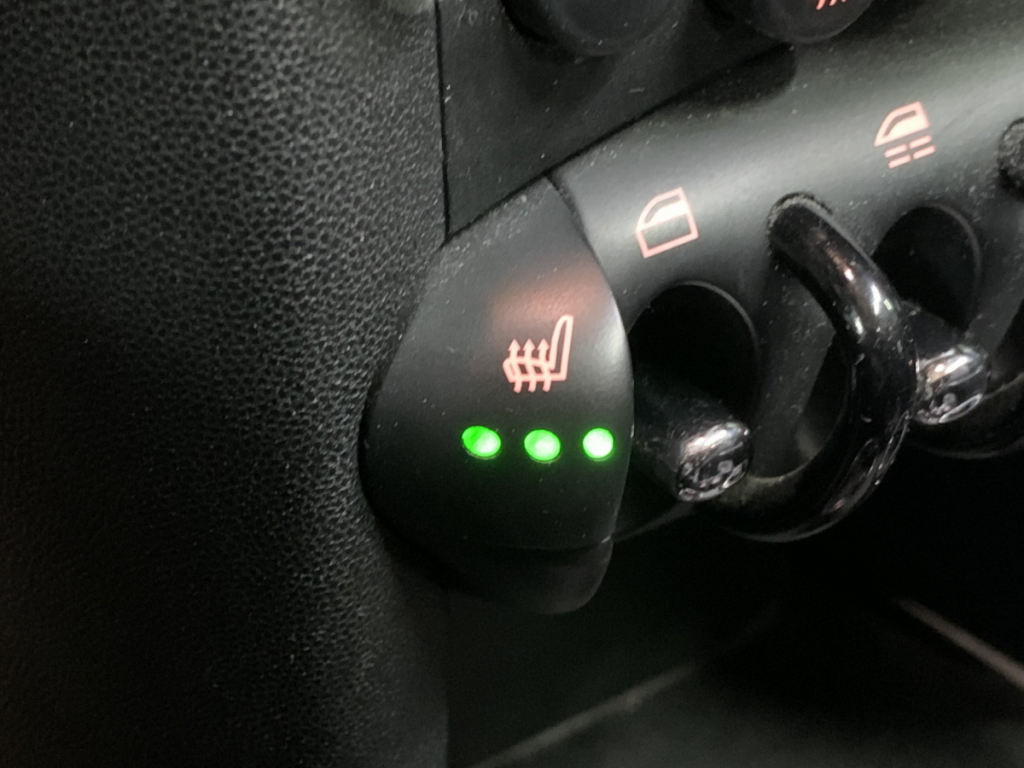 Mini Mini Cabrio (3) Cooper SD 143 ch BVM6