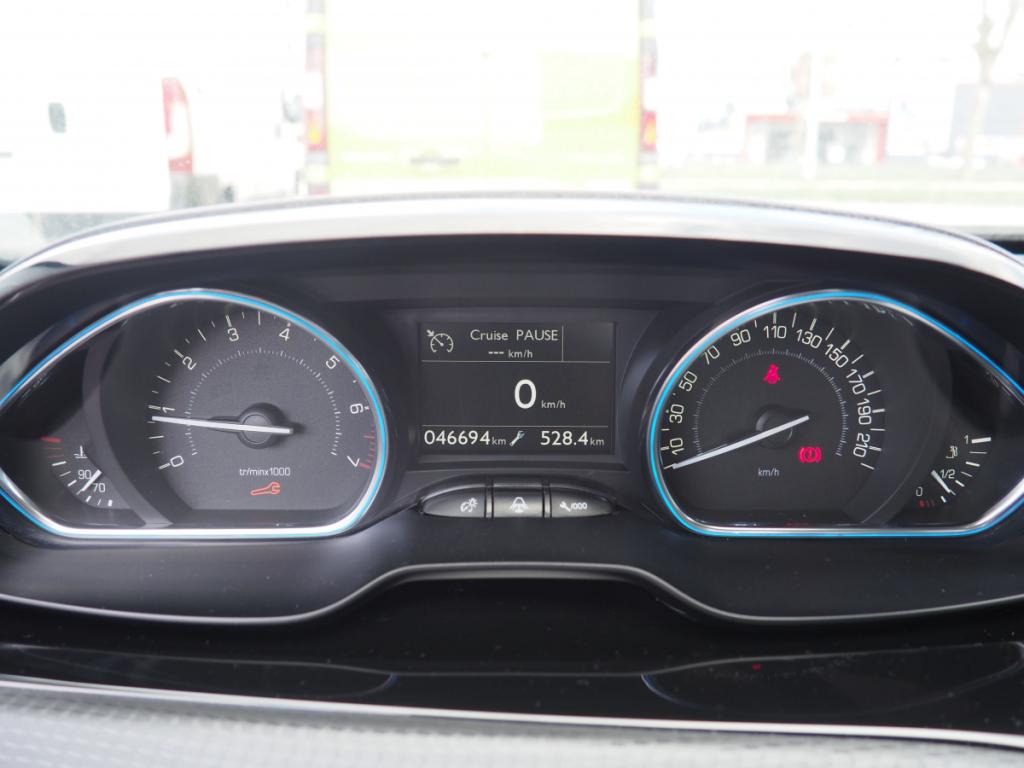 Peugeot 2008 Puretech 130 S&S €6.c ALLURE