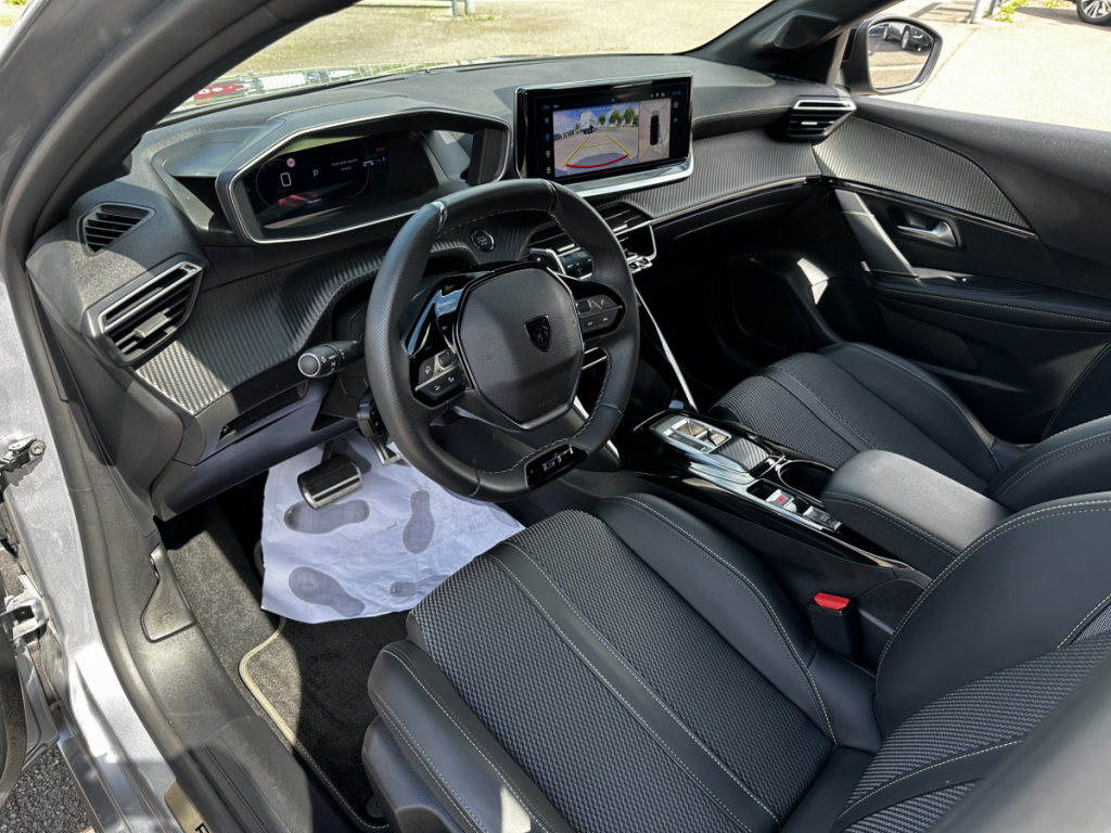 Peugeot 208 (2) Hybrid 136 eDCS6 GT