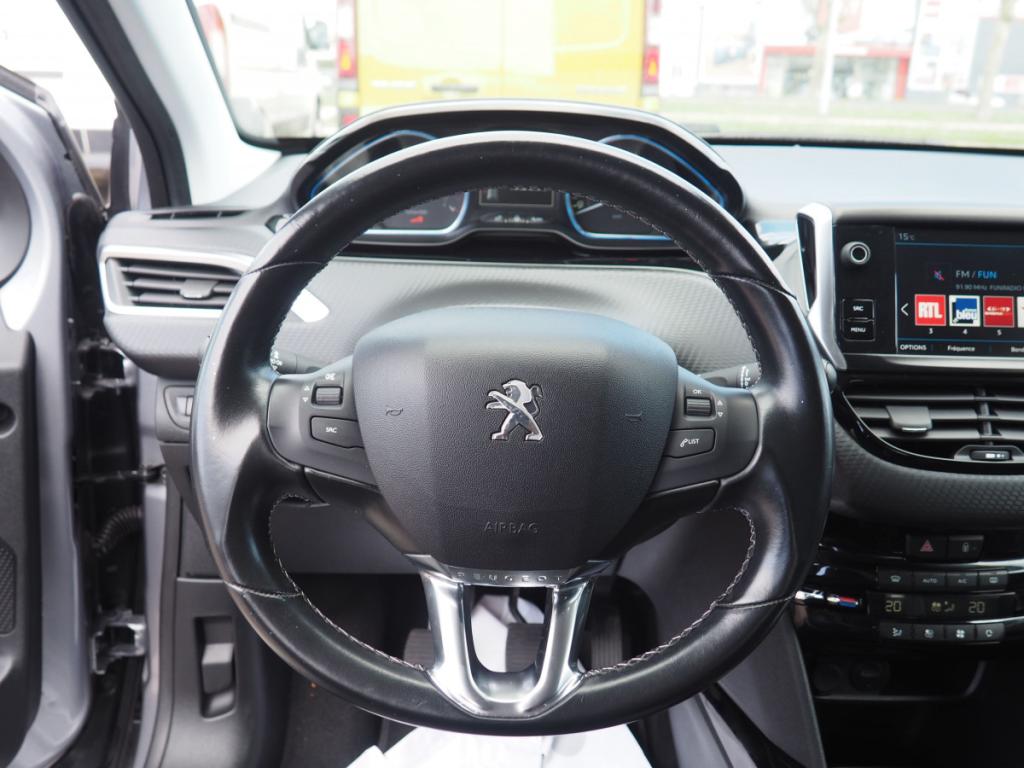 Peugeot 2008 Puretech 130 S&S €6.c ALLURE