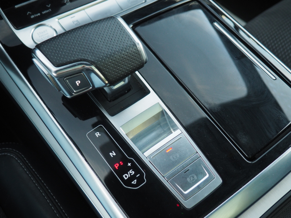 Audi Q7 (2) 60 TFSI e 456ch quattro Tip8 Competition 5 portes  (juin 2020) (co2 74)