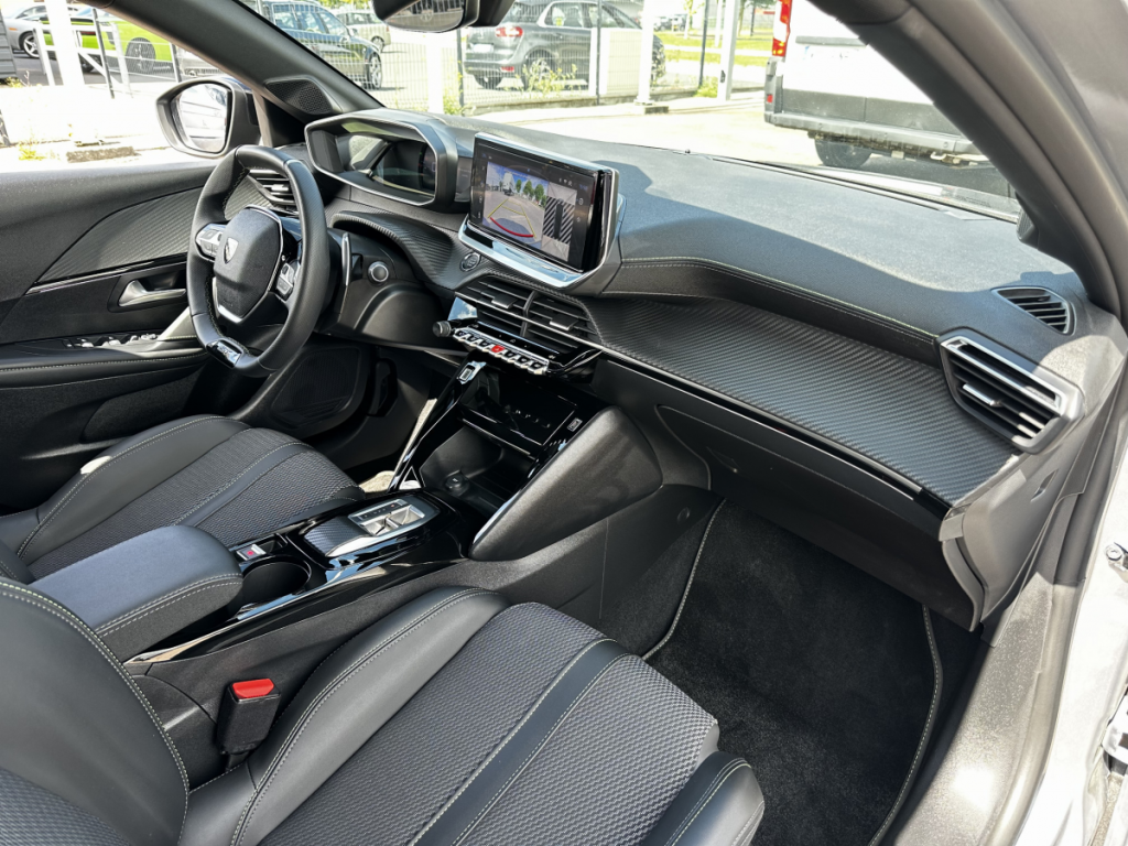 Peugeot 208 (2) Hybrid 136 eDCS6 GT