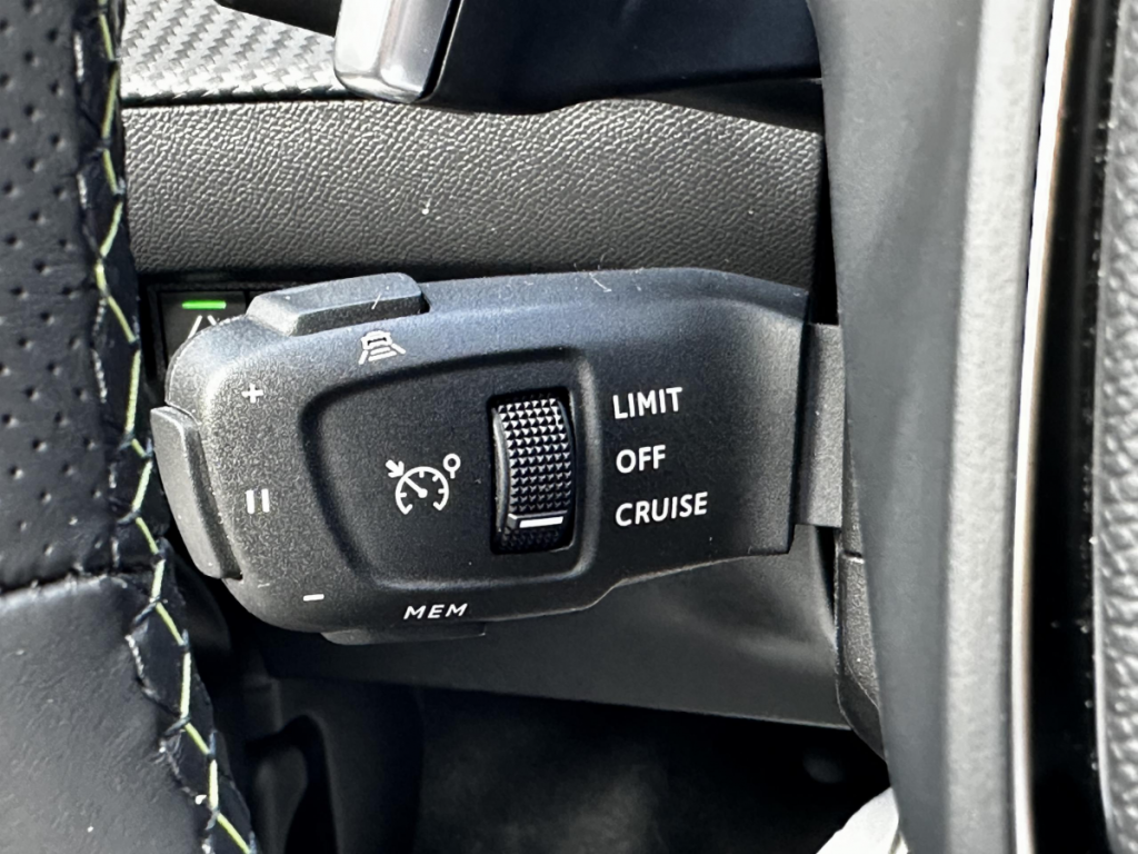 Peugeot 208 (2) Hybrid 136 eDCS6 GT