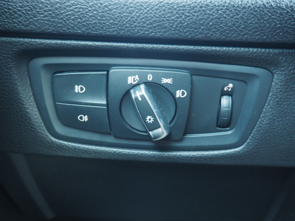 Bmw Série 1 (2) 118d Executive (F20 LCI)  5 portes  (févr. 2019) (co2 105)