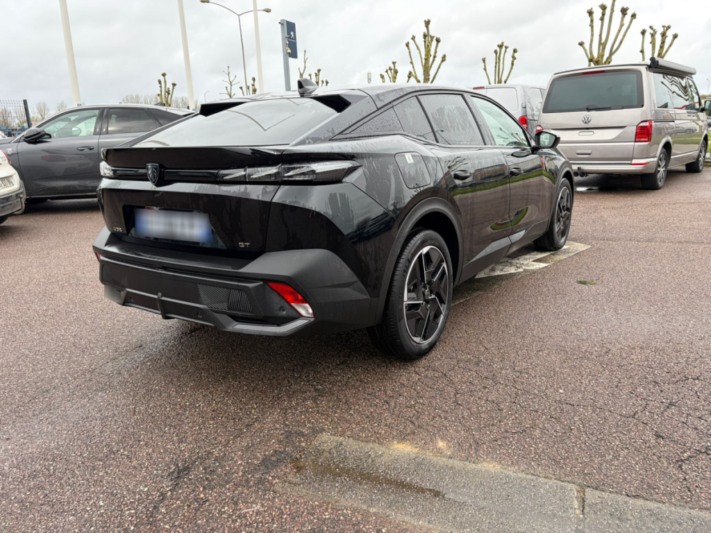 Peugeot 408 Hybrid 145 e-DCS6 GT