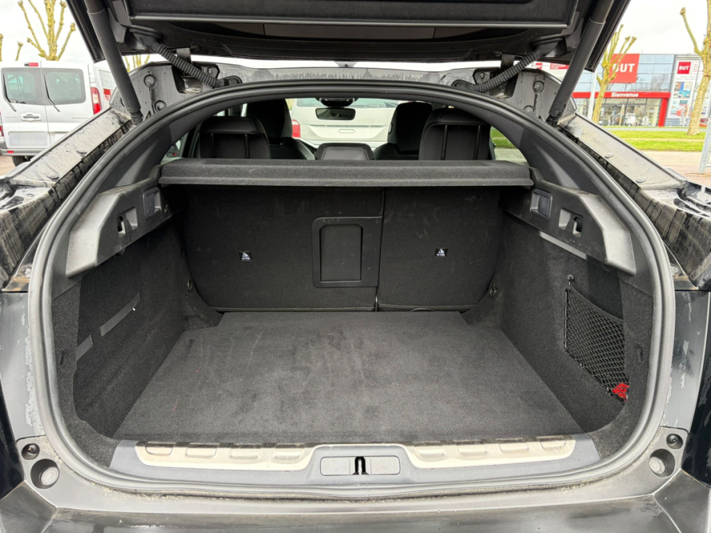 Peugeot 408 Hybrid 145 e-DCS6 GT