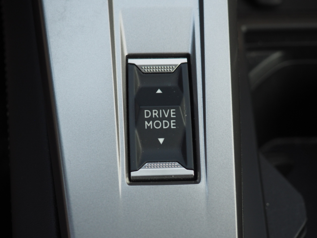 Peugeot 408 Hybrid 145 e-DCS6 GT