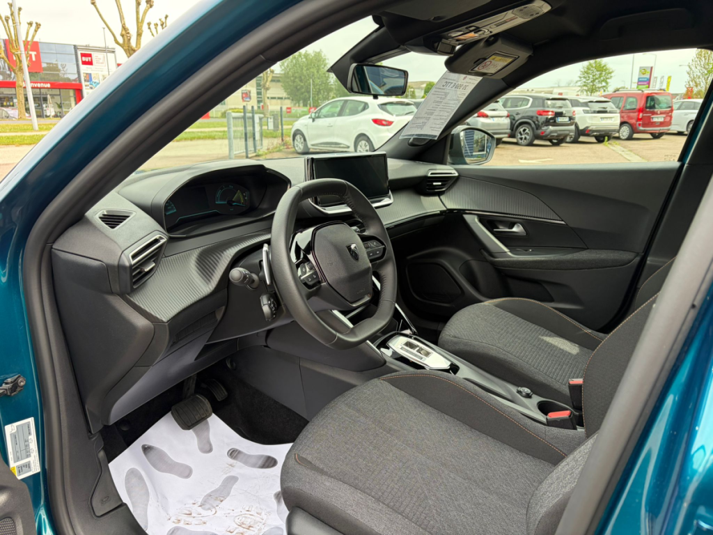 Peugeot 2008 (2) Hybrid 145 e-DCS6 STYLE