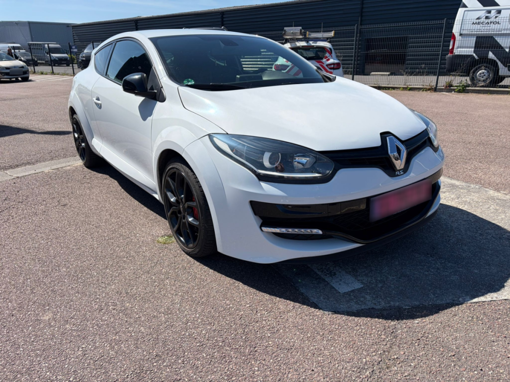 Renault Mégane Coupé Renault Sport (3) R.S. 2.0T 275 S&S E6 sans plomb 95 3 portes Coupé (oct. 20