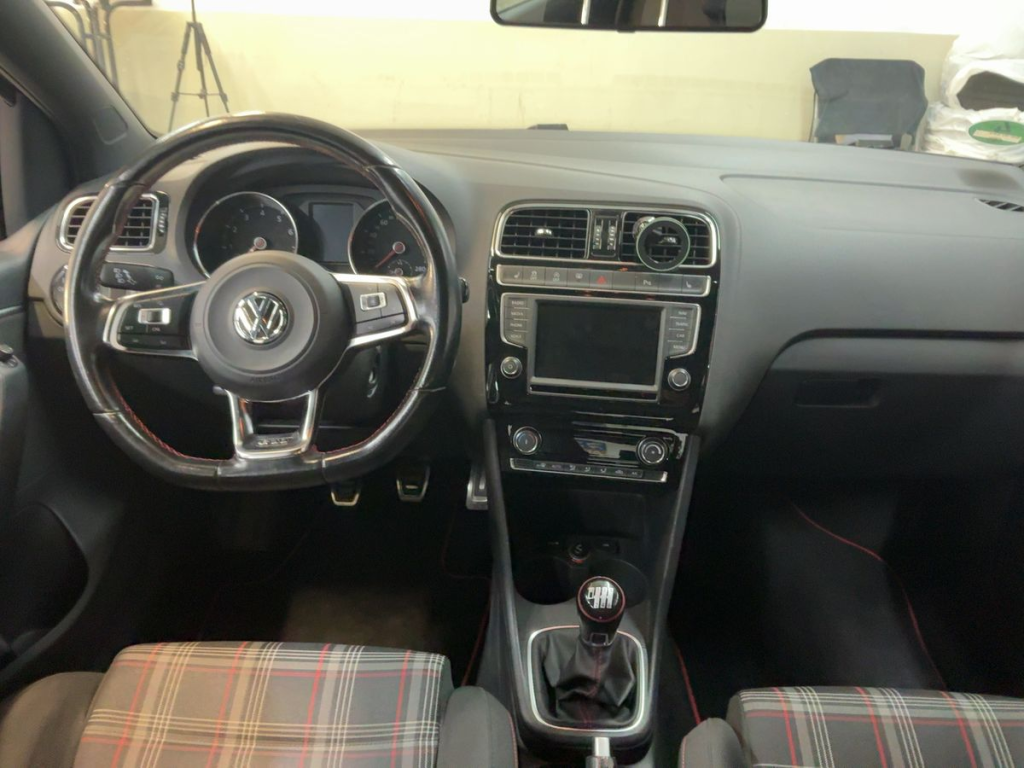 Volkswagen Polo (5) 1.8 TSI 192 GTI BMT 5 portes  (sept. 2016) (co2 140)