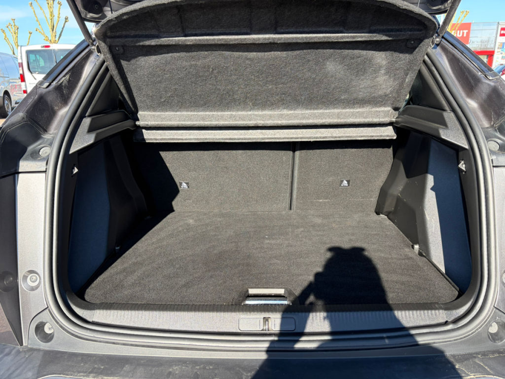 Peugeot 2008 (2) BLUEHDI 130 S&S EAT8 GT