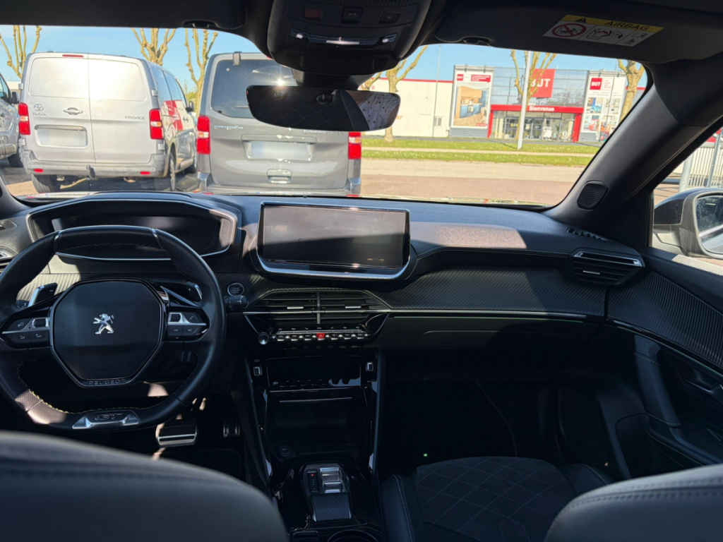 Peugeot 2008 (2) BLUEHDI 130 S&S EAT8 GT