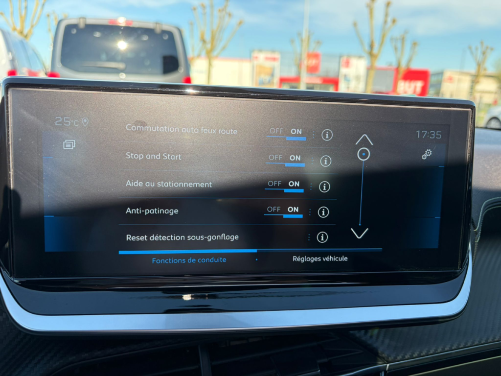 Peugeot 2008 (2) BLUEHDI 130 S&S EAT8 GT