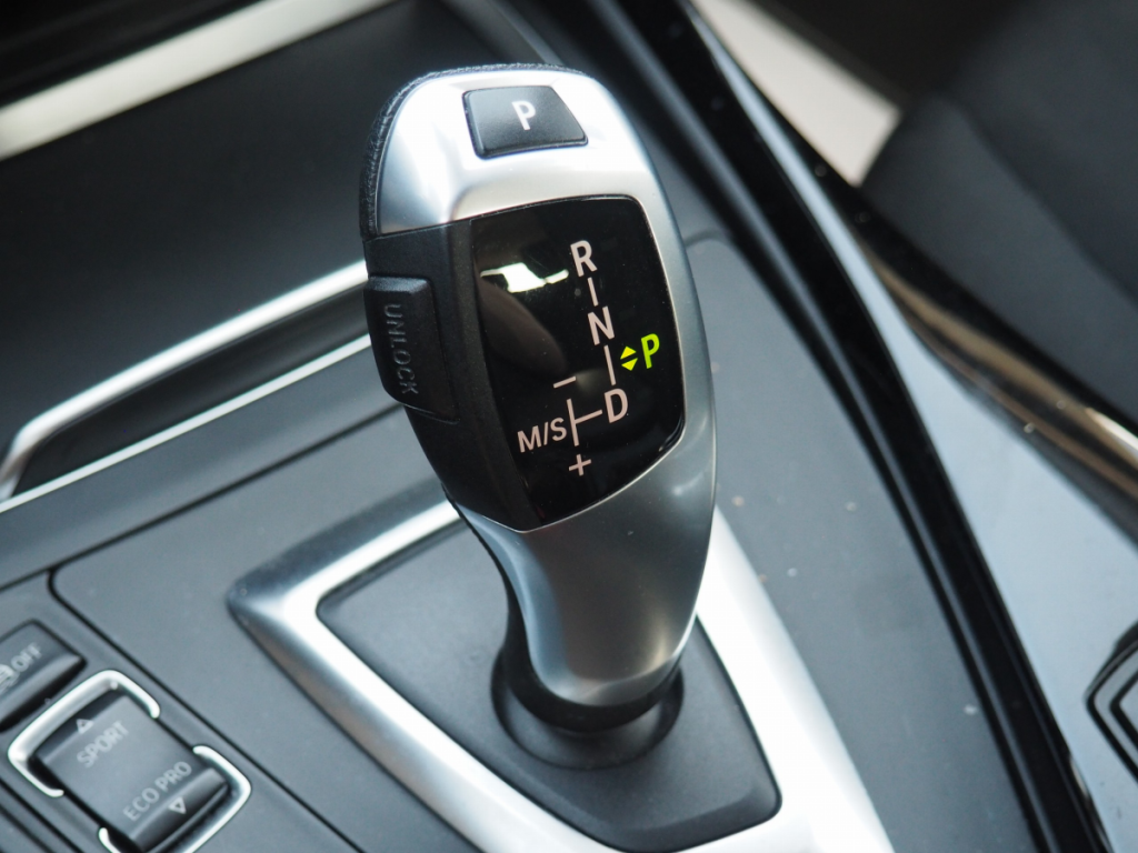 Bmw Série 1 (2) 118d Executive (F20 LCI)  5 portes  (févr. 2019) (co2 105)