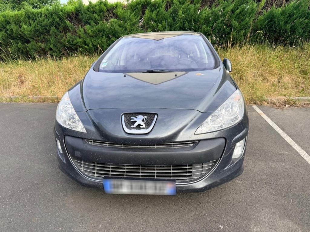 Peugeot 308 CONFORT PACK 1.6 HDI 110 FAP BLUE LIONVEHICULE A VENDRE UNIQUEMENT AUX PROFESSIONNELS DE