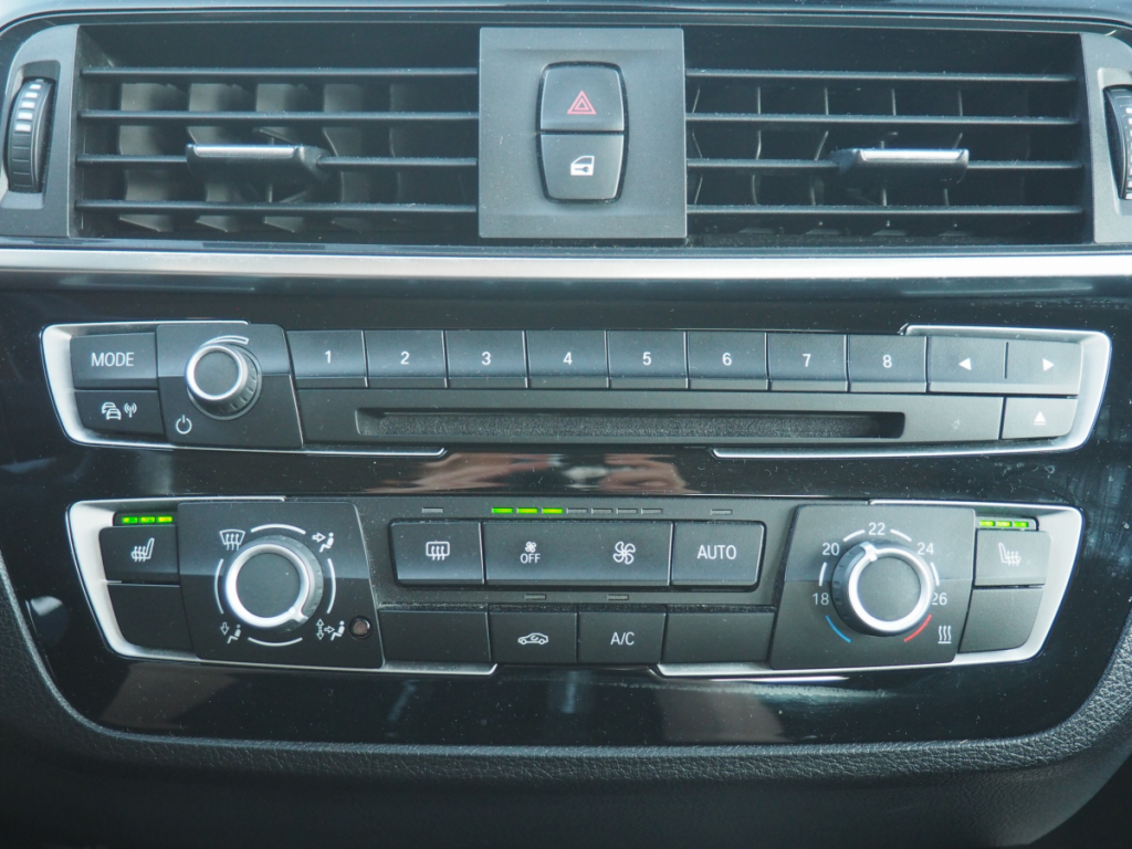 Bmw Série 1 (2) 118d Business Design (F20 LCI)  5 portes  (janv. 2018) (co2 109)