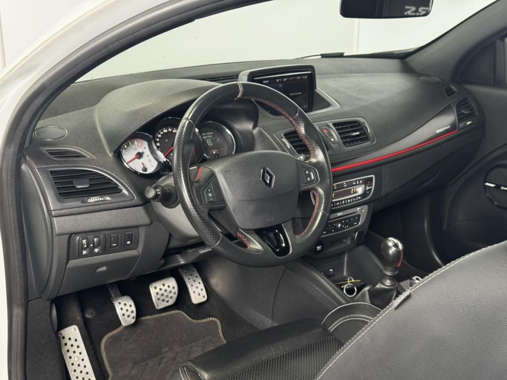 Renault Mégane Coupé Renault Sport (3) R.S. 2.0T 275 S&S E6 sans plomb 95 3 portes Coupé (oct. 20