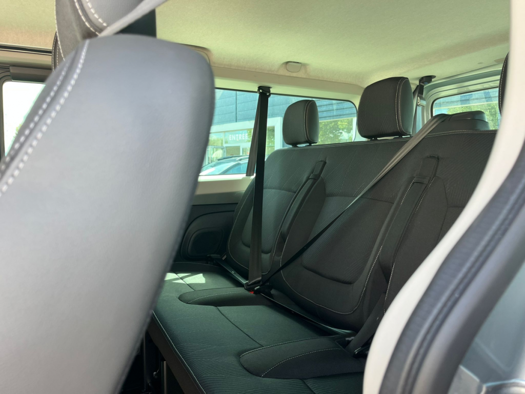 Renault Trafic (3) grand techno Blue dCi 150 - 24b 4 portes  (mars 2025) (co2 184.0)